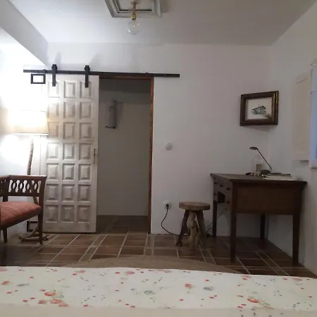 Hugoren Egoitza Zubialde