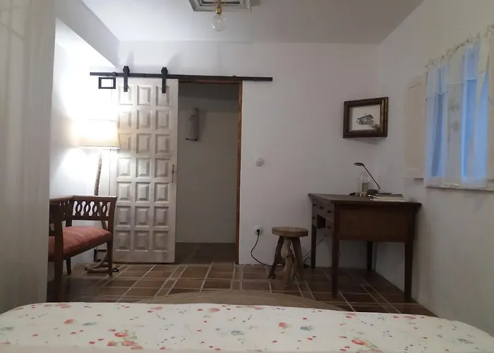 Hugoren Egoitza Zubialde